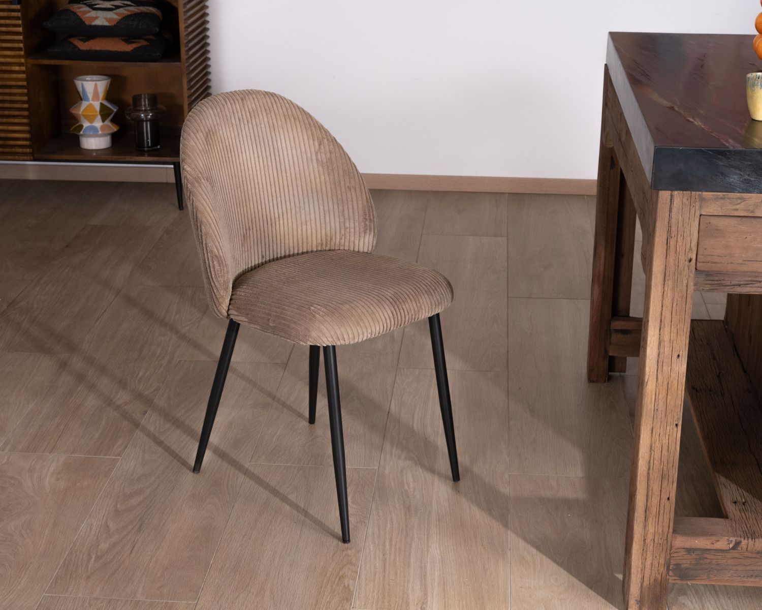 Set di 4 sedie da pranzo "Bellot" in velluto a coste vintage color tortora 