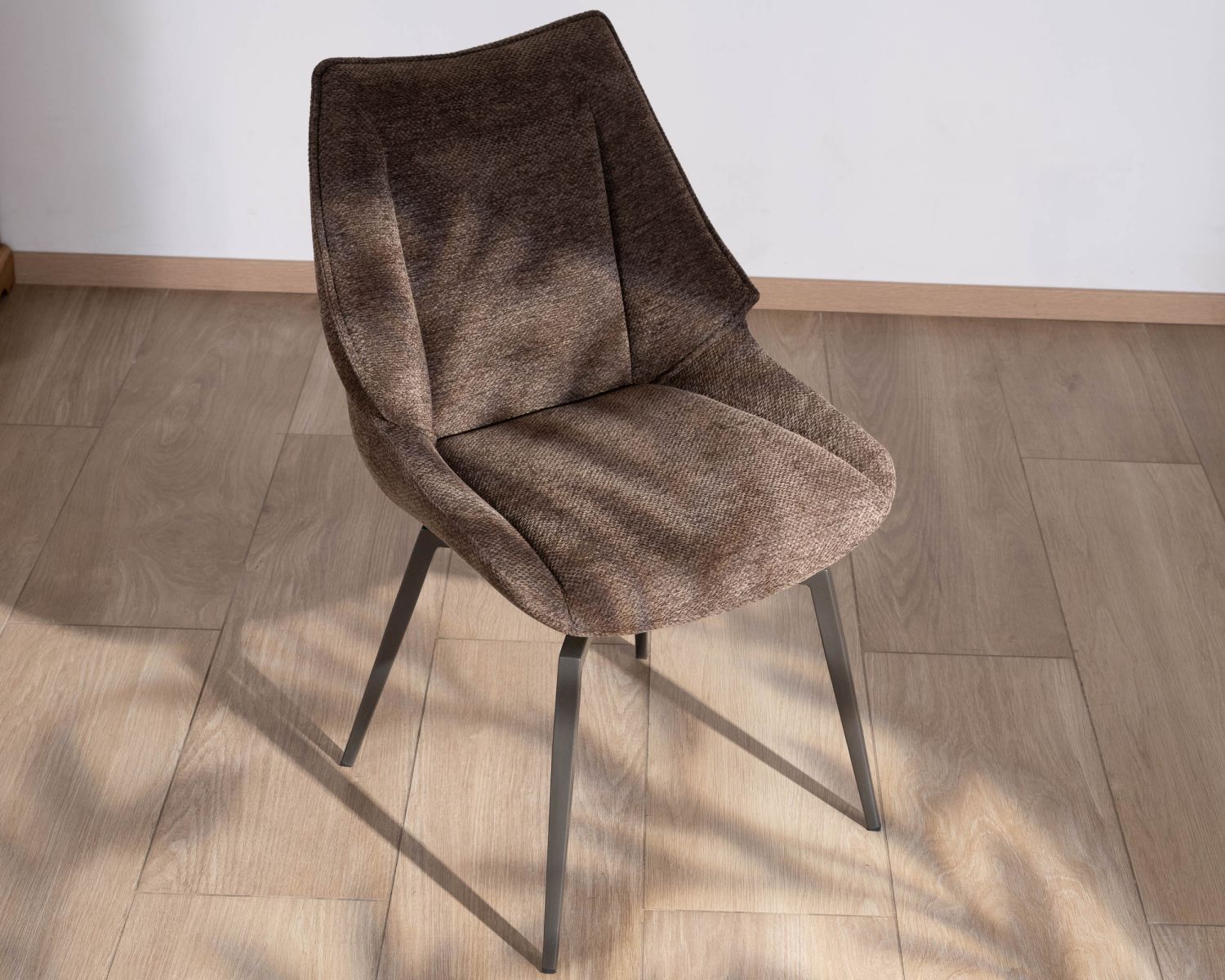 Set di 2 sedie da pranzo "Niko" color cioccolato con gambe in metallo