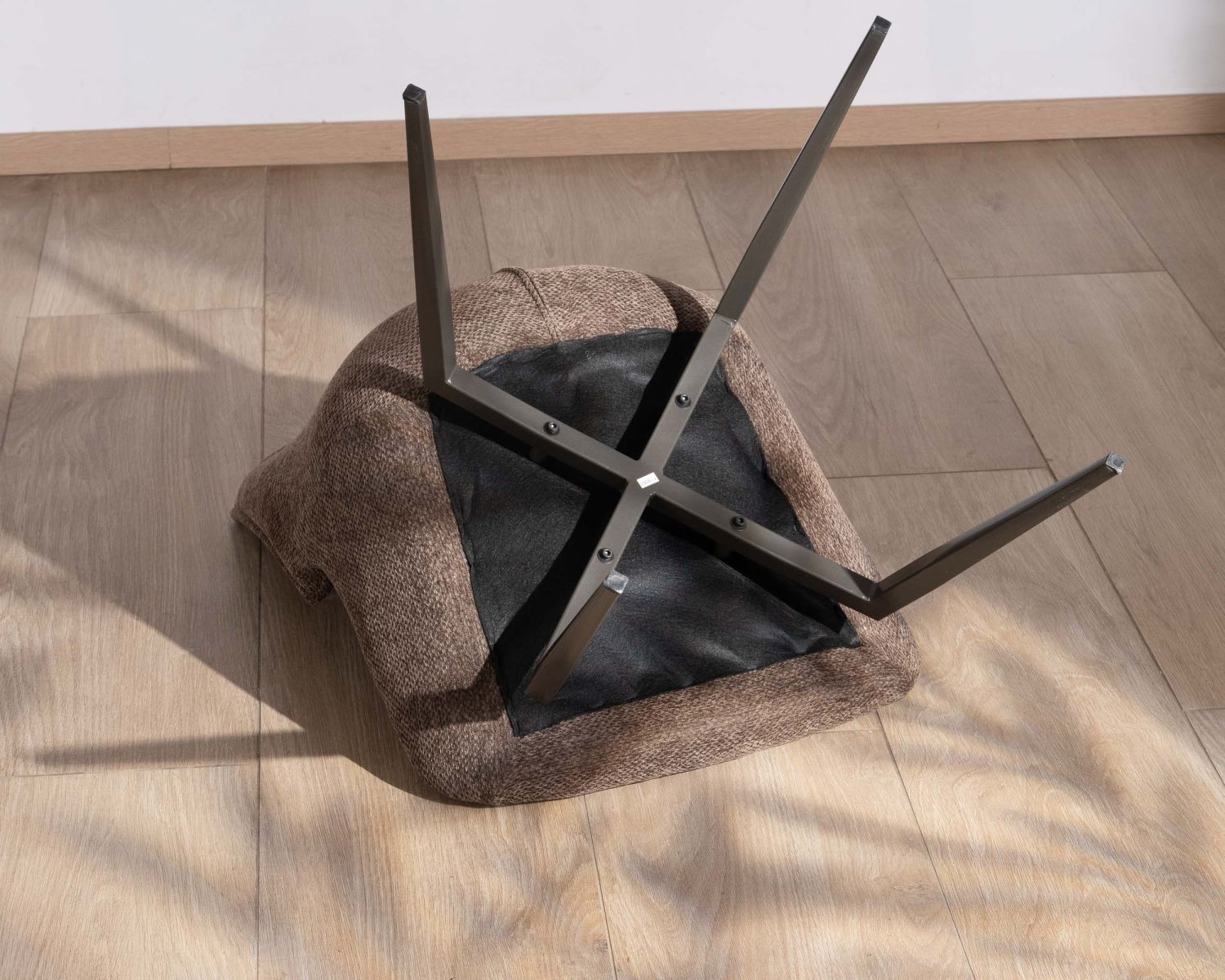 Set di 2 sedie da pranzo "Niko" color cioccolato con gambe in metallo