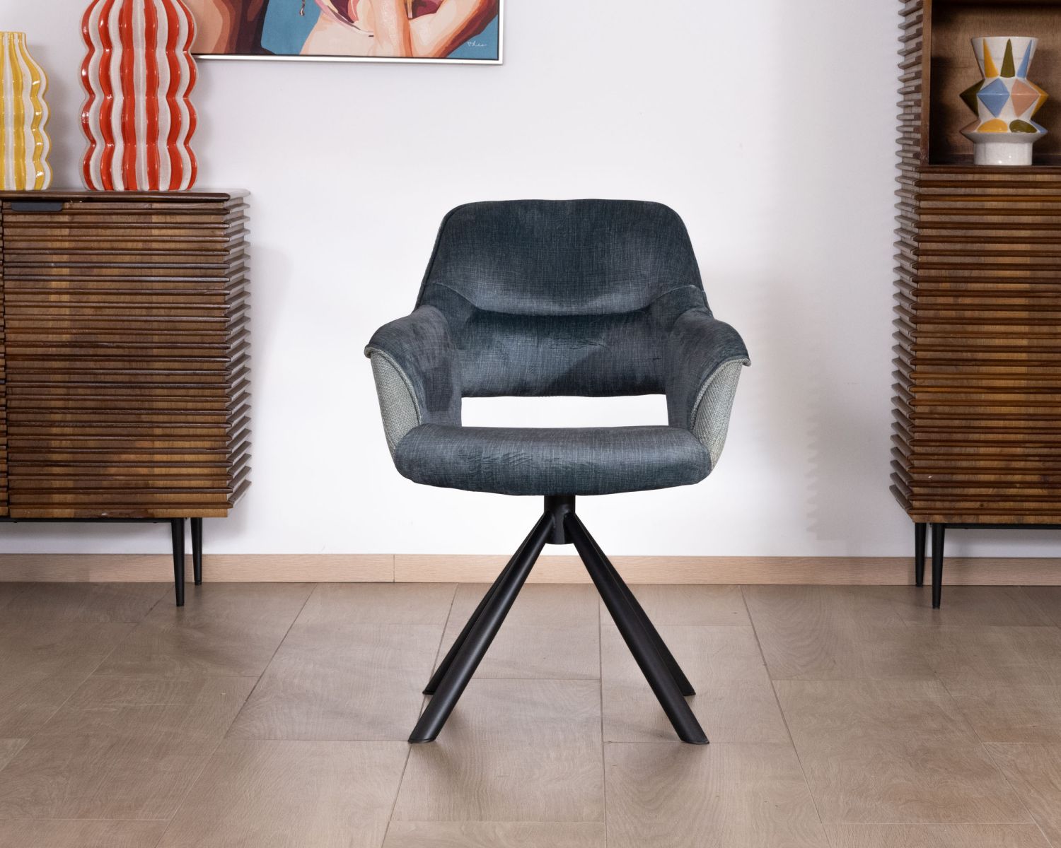 Set di 2 sedie da pranzo contemporanee in tessuto bi-tessuto blu "Chilko" con base girevole in metallo