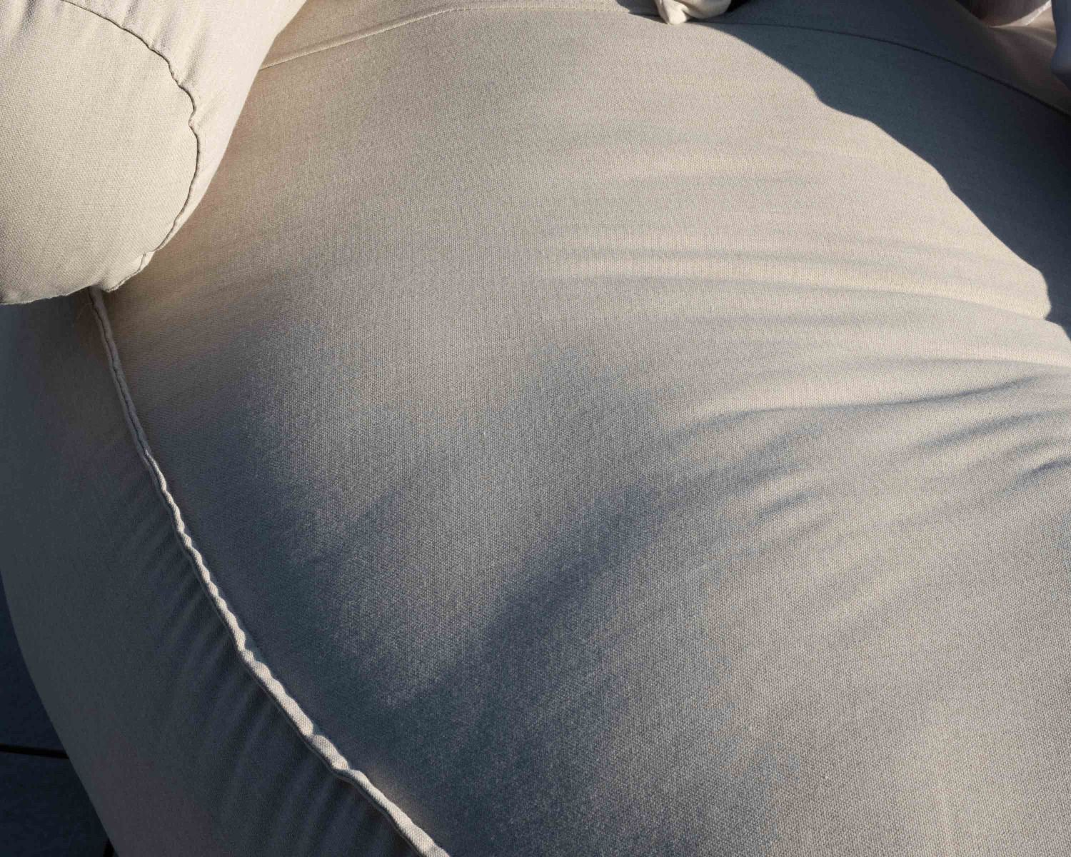 Lettino rotondo morbido beige diametro 1m80 "Saint Tropez