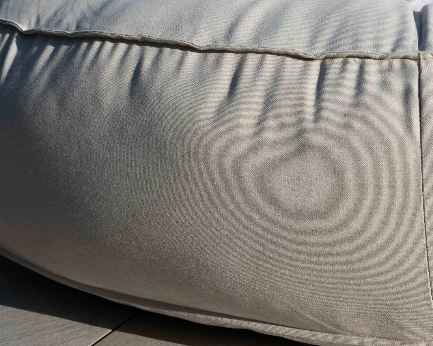 Lettino rotondo morbido beige diametro 1m80 "Saint Tropez