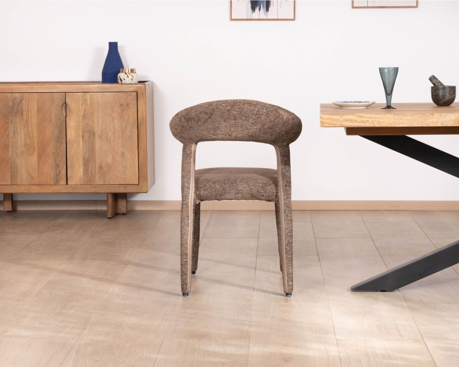 Set di 2 sedie di design a copertura totale "Amarello" in tessuto boucle marrone