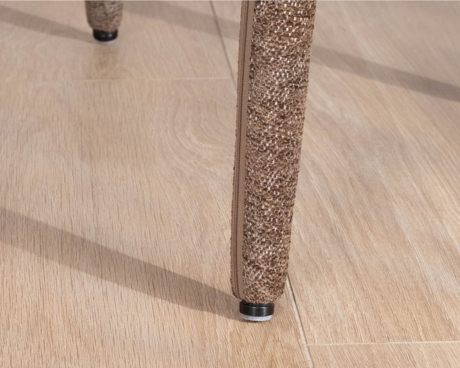 Set di 2 sedie di design a copertura totale "Amarello" in tessuto boucle marrone