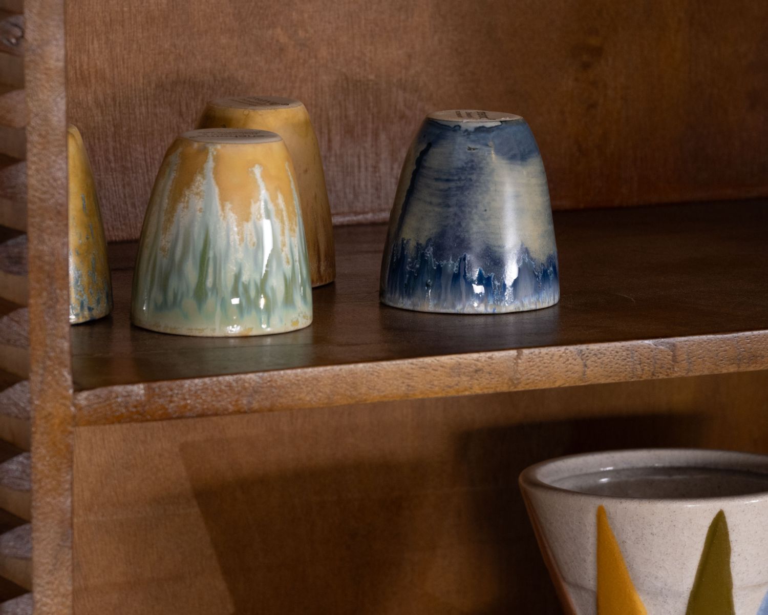 Mobile argentato in stile retrò "Sheffield" in teak e legno di mango scuro