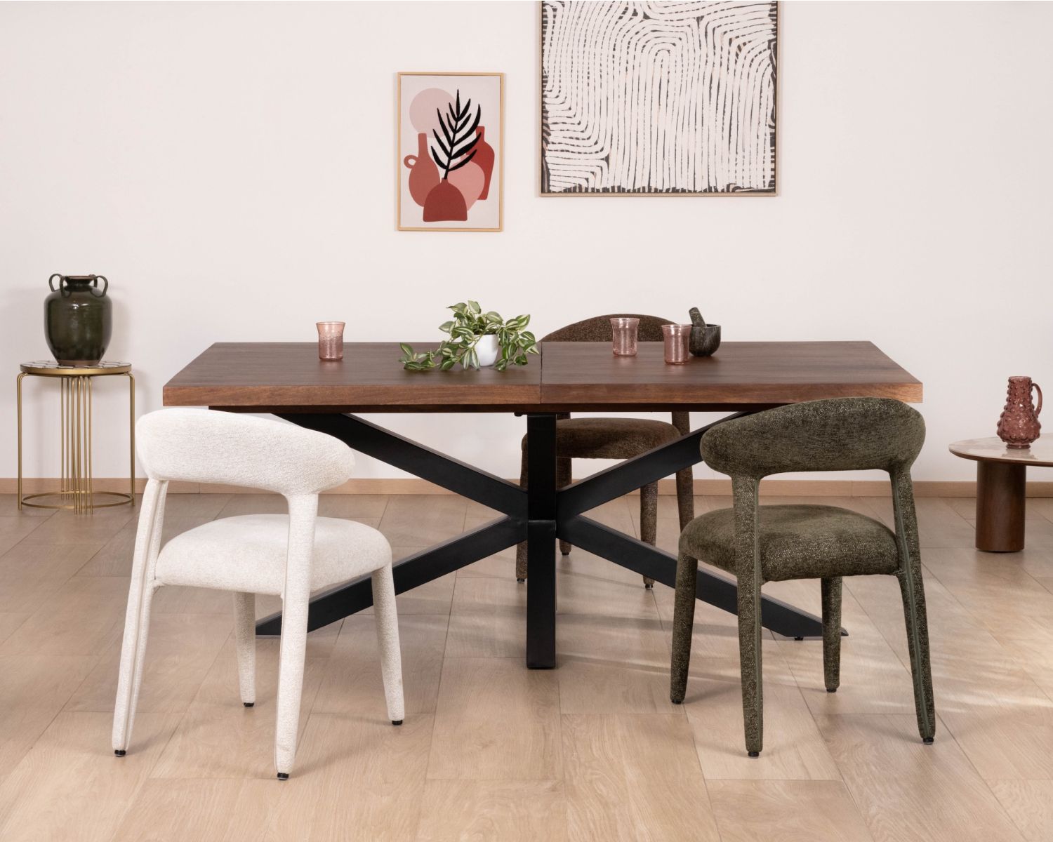 Tavolo da pranzo allungabile da 190-250 cm in mango scuro con gambe a stella Sheffield