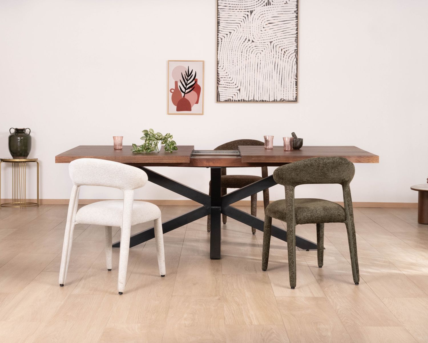 Tavolo da pranzo allungabile da 190-250 cm in mango scuro con gambe a stella Sheffield