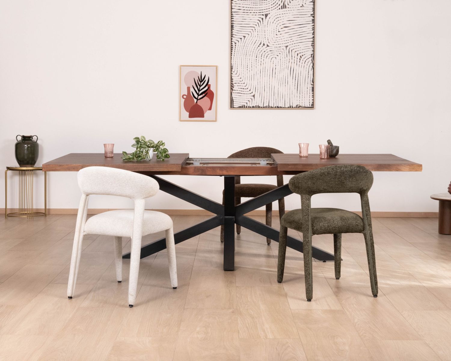Tavolo da pranzo allungabile da 190-250 cm in mango scuro con gambe a stella Sheffield