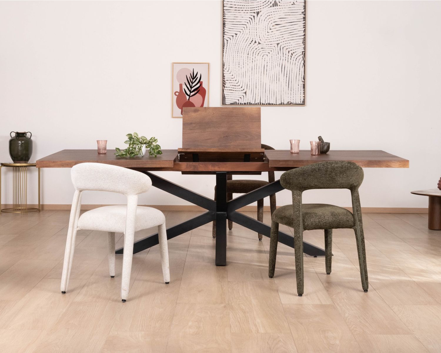 Tavolo da pranzo allungabile da 190-250 cm in mango scuro con gambe a stella Sheffield