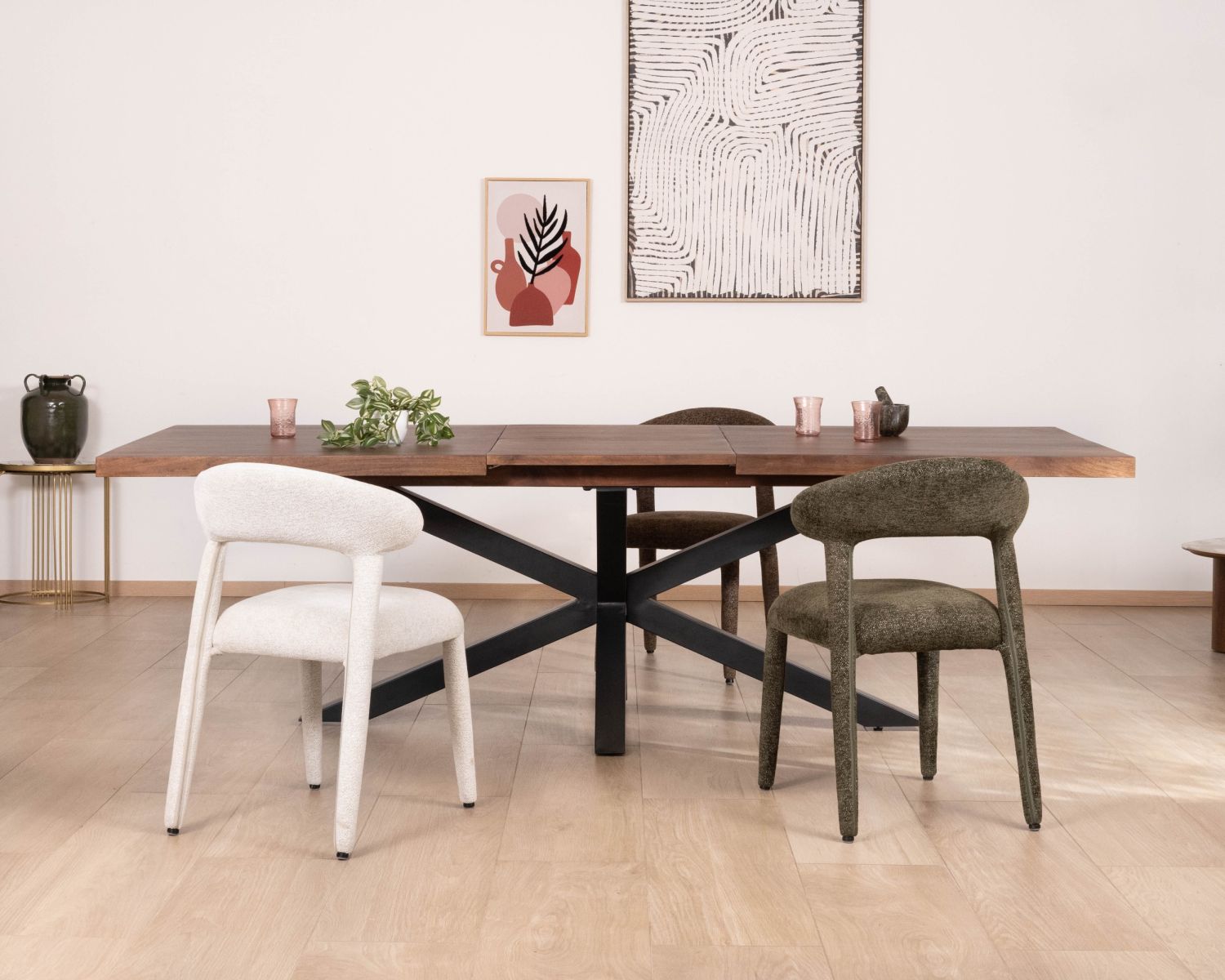 Tavolo da pranzo allungabile da 190-250 cm in mango scuro con gambe a stella Sheffield