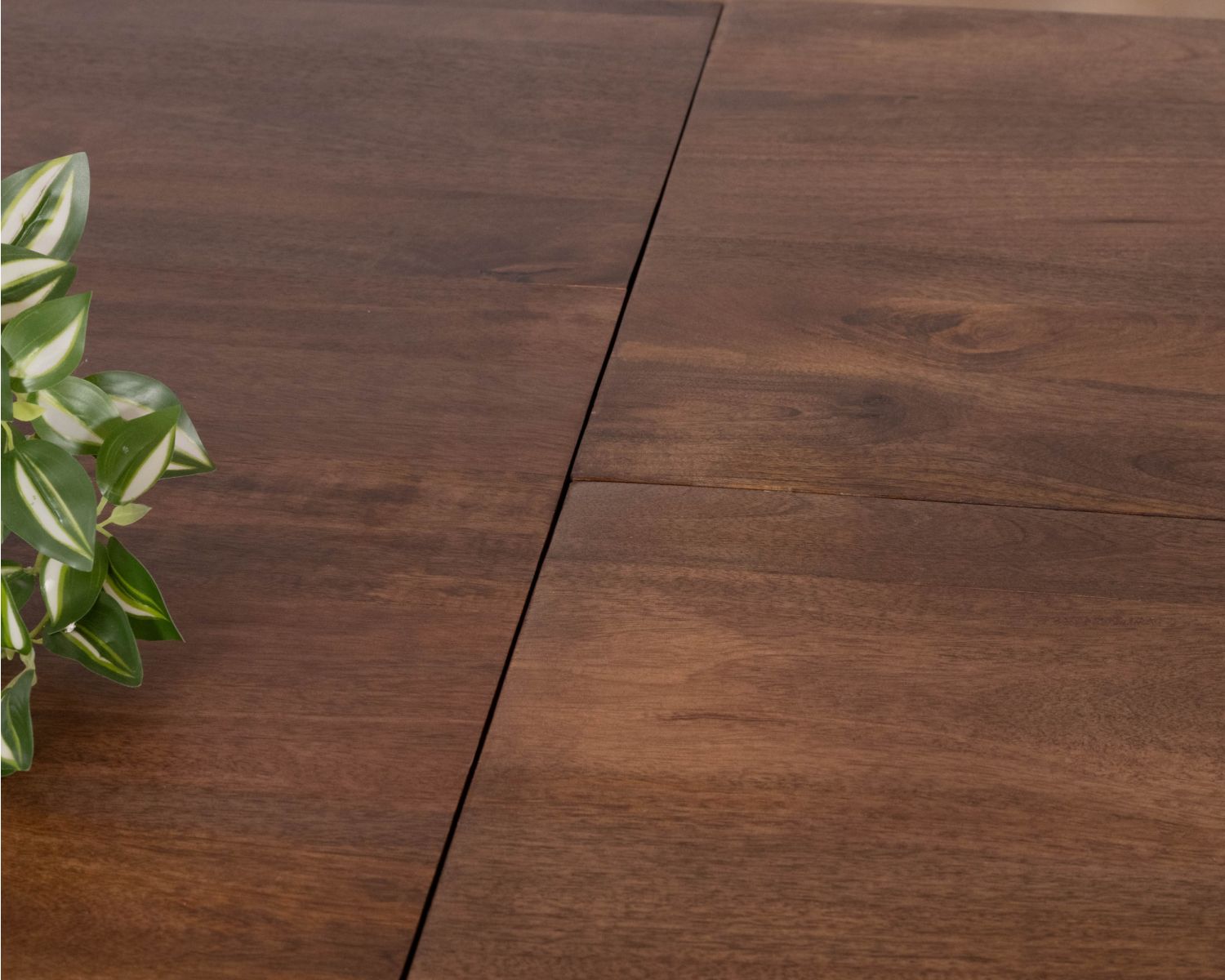 Tavolo da pranzo allungabile da 190-250 cm in mango scuro con gambe a stella Sheffield