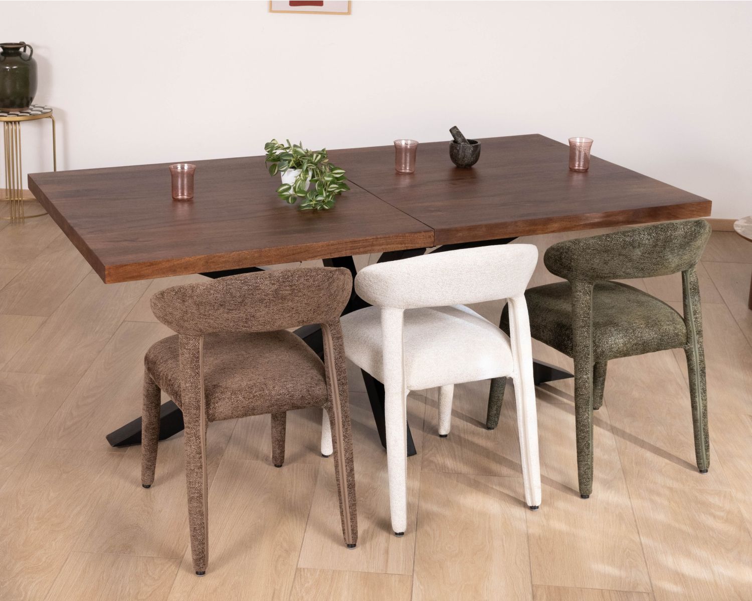 Tavolo da pranzo allungabile da 190-250 cm in mango scuro con gambe a stella Sheffield