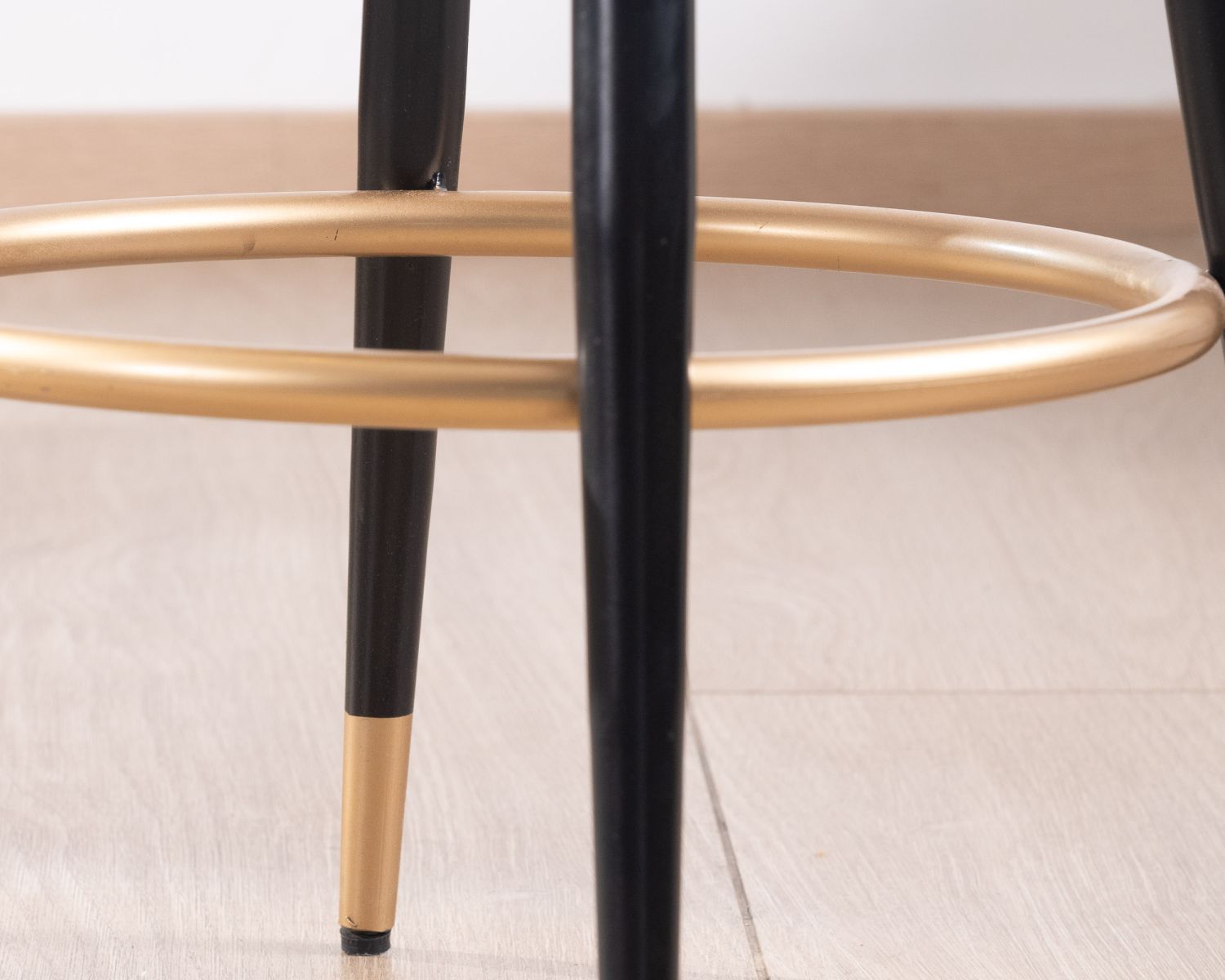 Seggiolone "Piana" retro-chic in mango