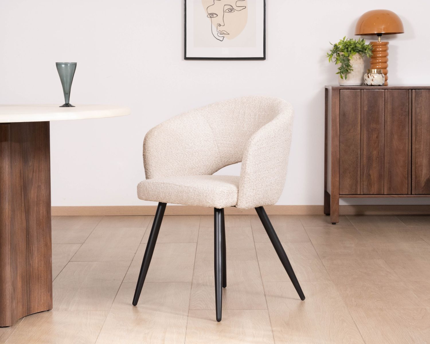 Set di 2 sedie newtro "Sonate" in tessuto loop bianco sporco e gambe in metallo nero