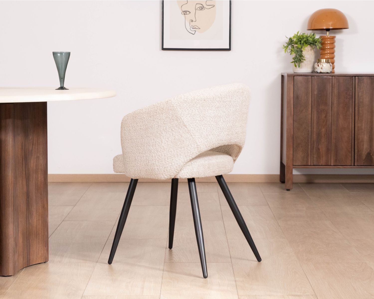 Set di 2 sedie newtro "Sonate" in tessuto loop bianco sporco e gambe in metallo nero