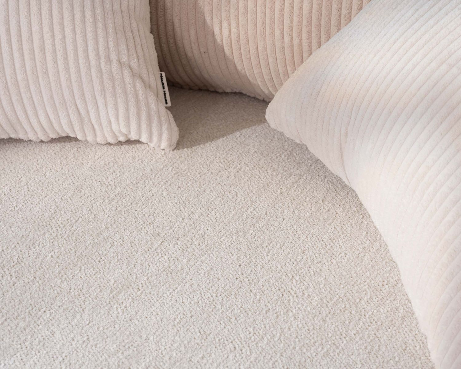 Poltrona rotonda "Sweet Culture" 120 cm in tessuto bianco screziato e cuscini in velluto a coste