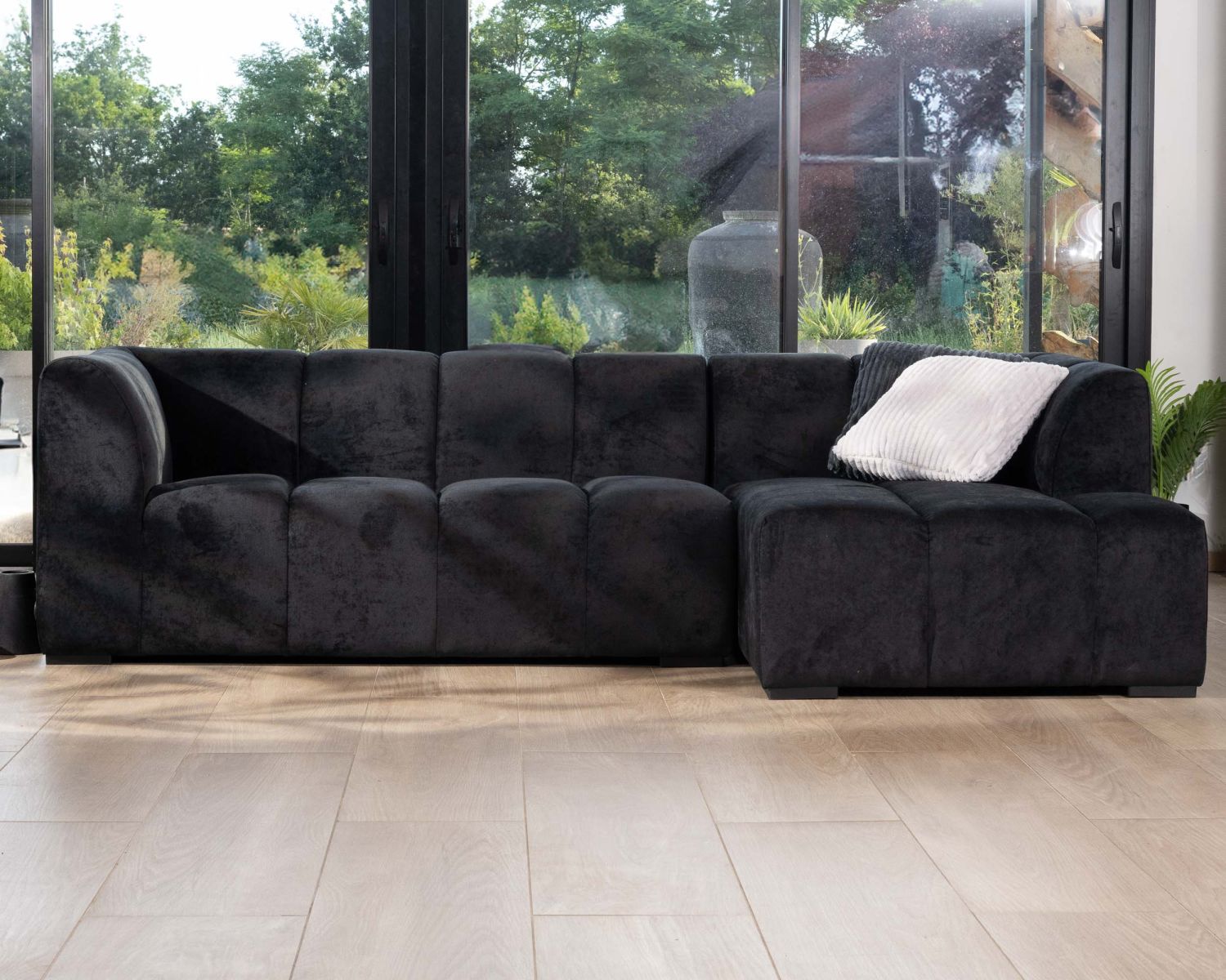 Divano a 3 posti con meridiano "Enjoy Home" in velluto liscio antracite