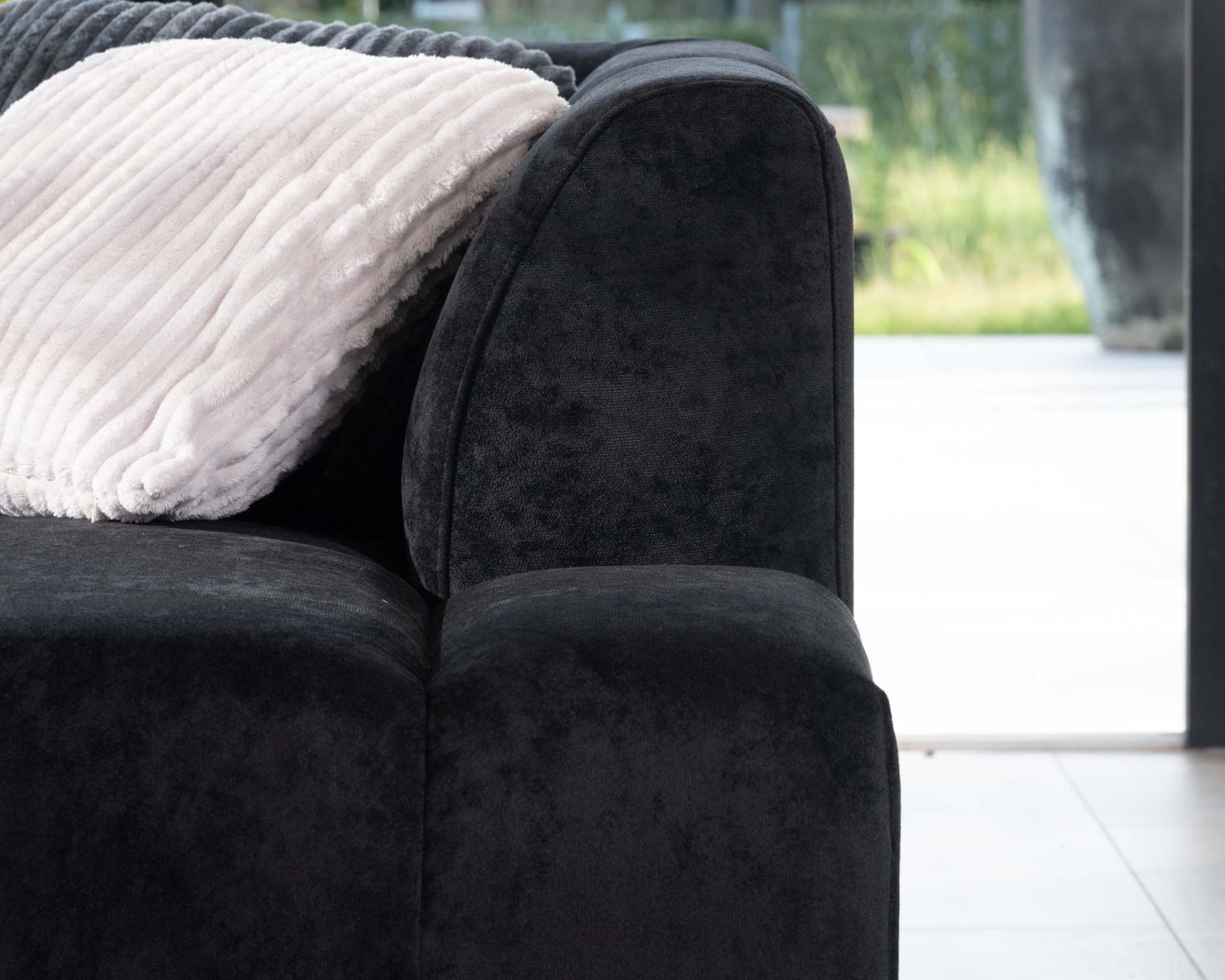 Divano a 3 posti con meridiano "Enjoy Home" in velluto liscio antracite