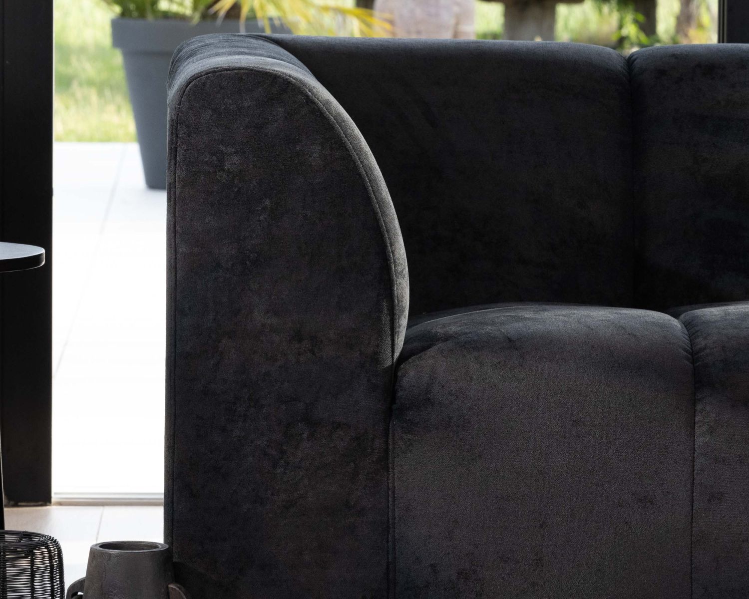 Divano a 3 posti con meridiano "Enjoy Home" in velluto liscio antracite