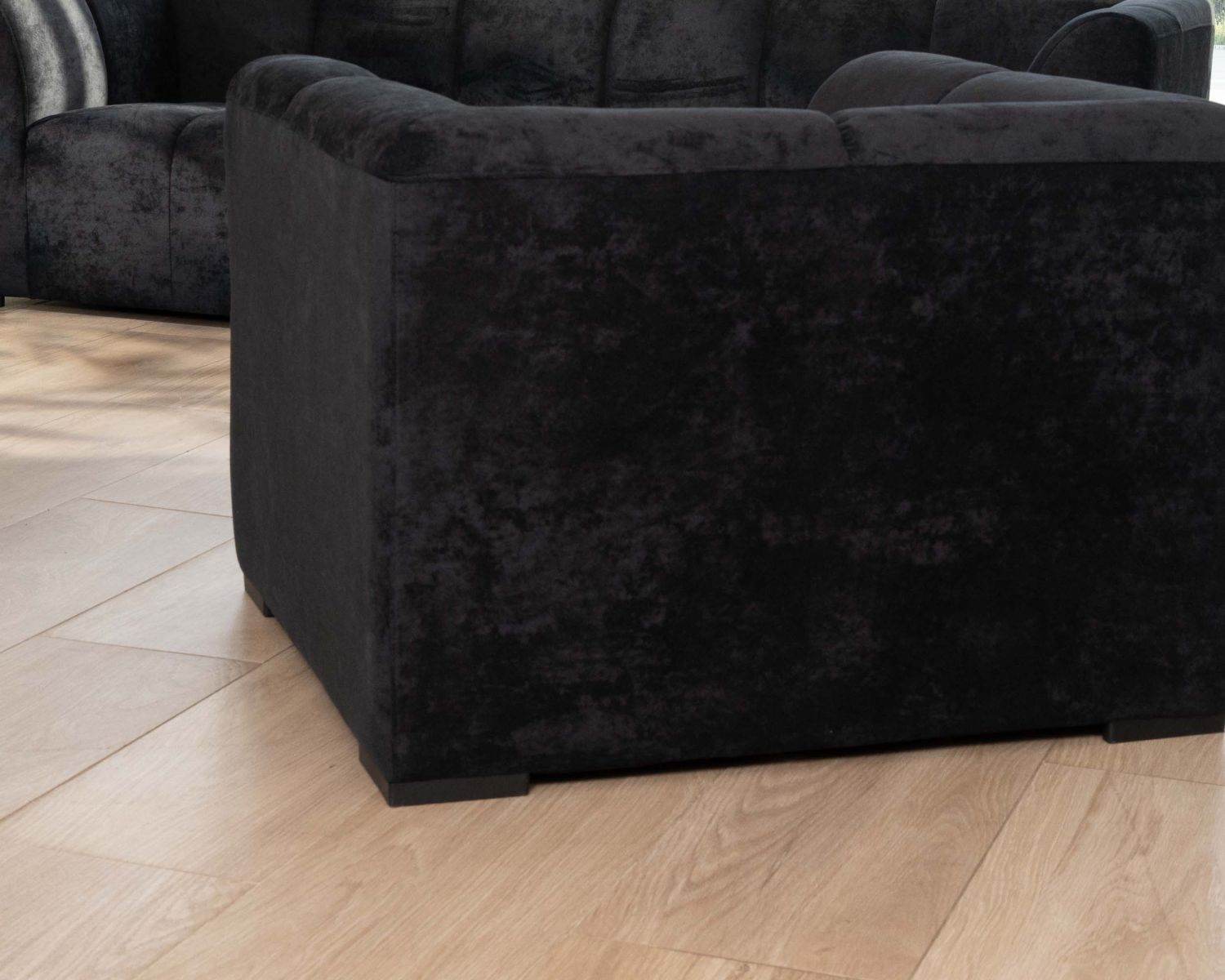 Poltrona di design cubica "Enjoy Home" in velluto antracite con impunture