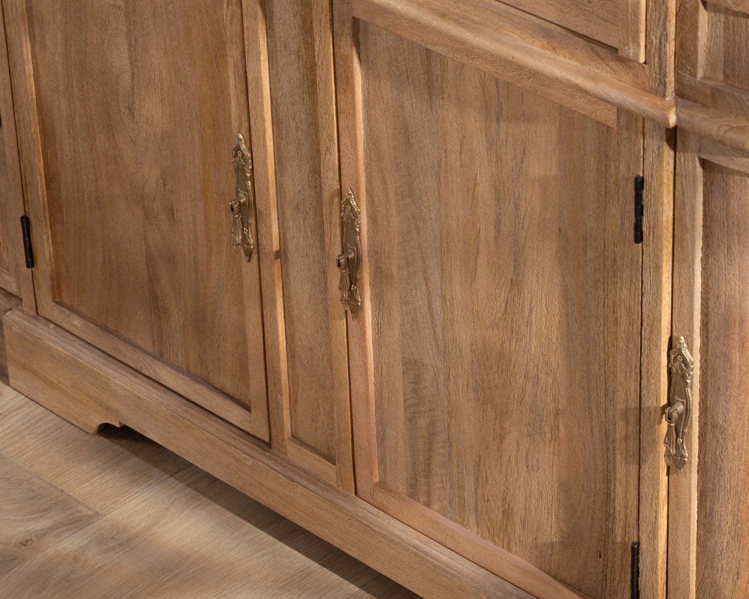 Credenza "Eglantine" in mango massiccio con bordi arrotondati 150 cm