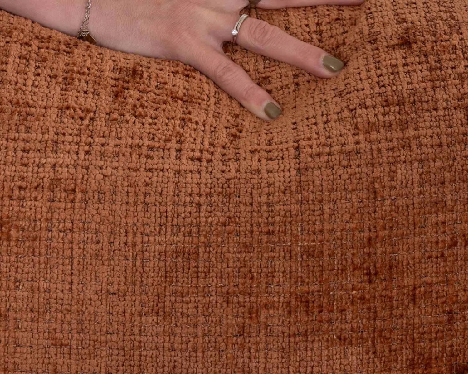 Poltrona ultraconfortevole "Hasting" in tessuto terracotta, accogliente stile vintage