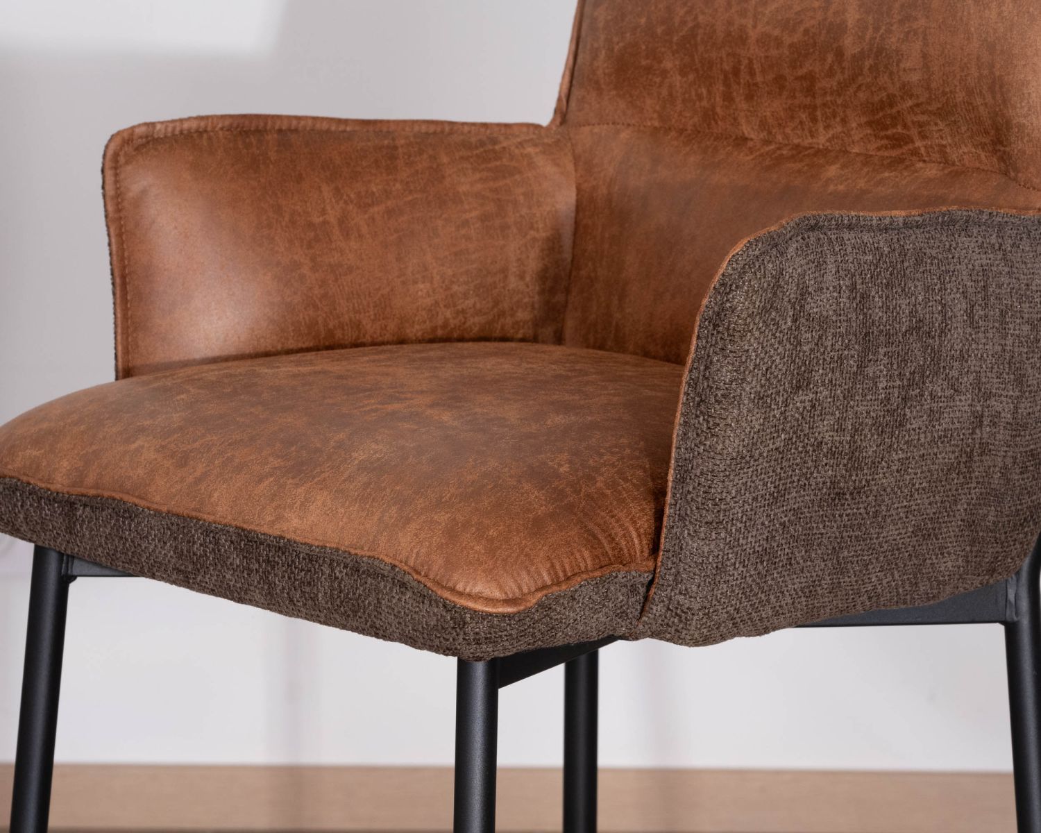 Set di 2 sedie da bar in stile retrò in bi-materiale "Lokka" color cognac e marrone