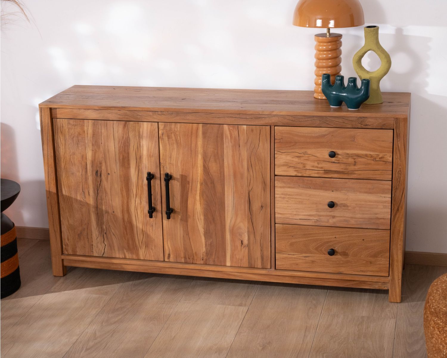 Credenza bassa da 155 cm in stile rustico, realizzata in legno riciclato "Mokal"