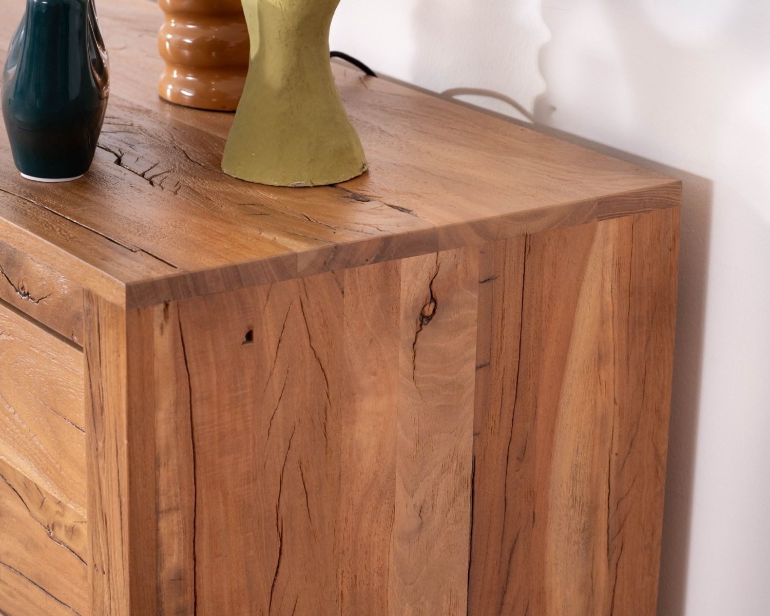 Credenza bassa da 155 cm in stile rustico, realizzata in legno riciclato "Mokal"