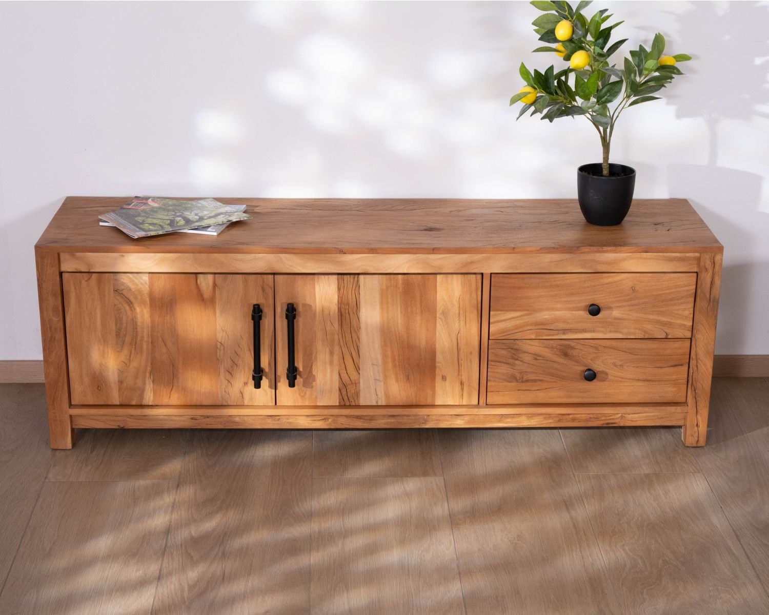 Mobile TV da 155 cm in stile rustico, realizzato in legno riciclato "Mokal"