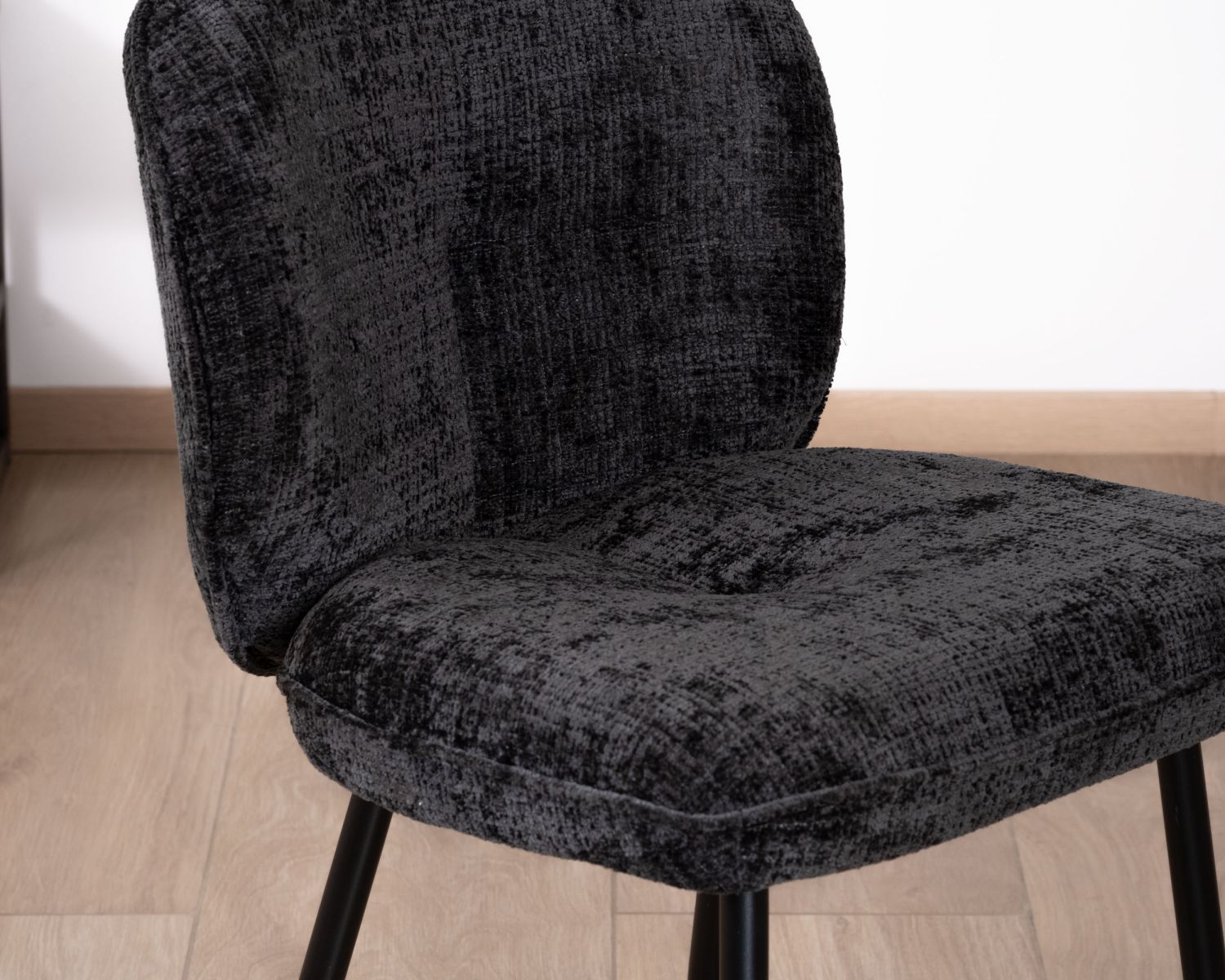 Set di 2 sedie da pranzo "Kinsac" in tessuto nero curvato con gambe in metallo