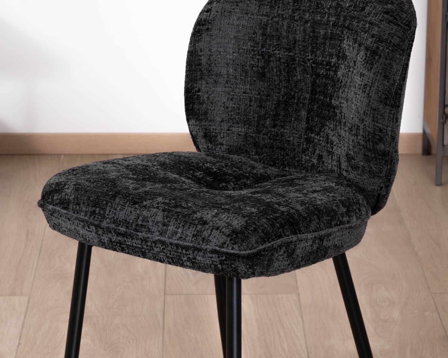 Set di 2 sedie da pranzo "Kinsac" in tessuto nero curvato con gambe in metallo