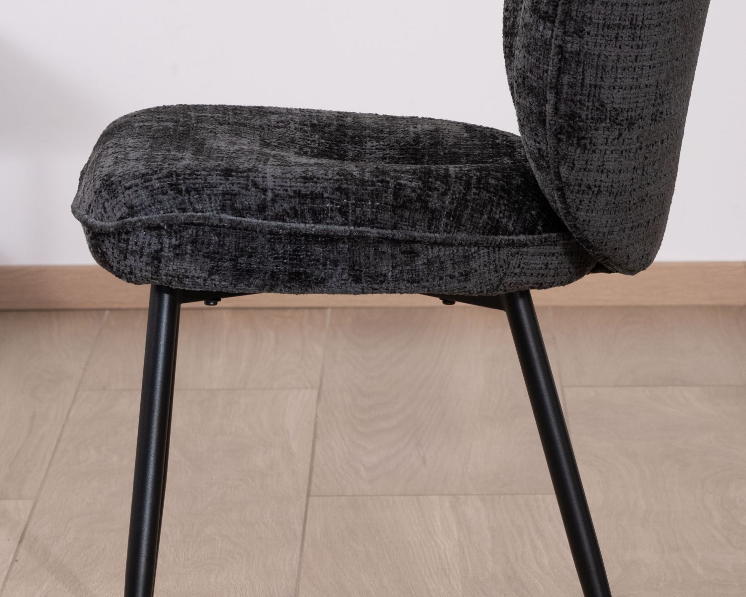 Set di 2 sedie da pranzo "Kinsac" in tessuto nero curvato con gambe in metallo