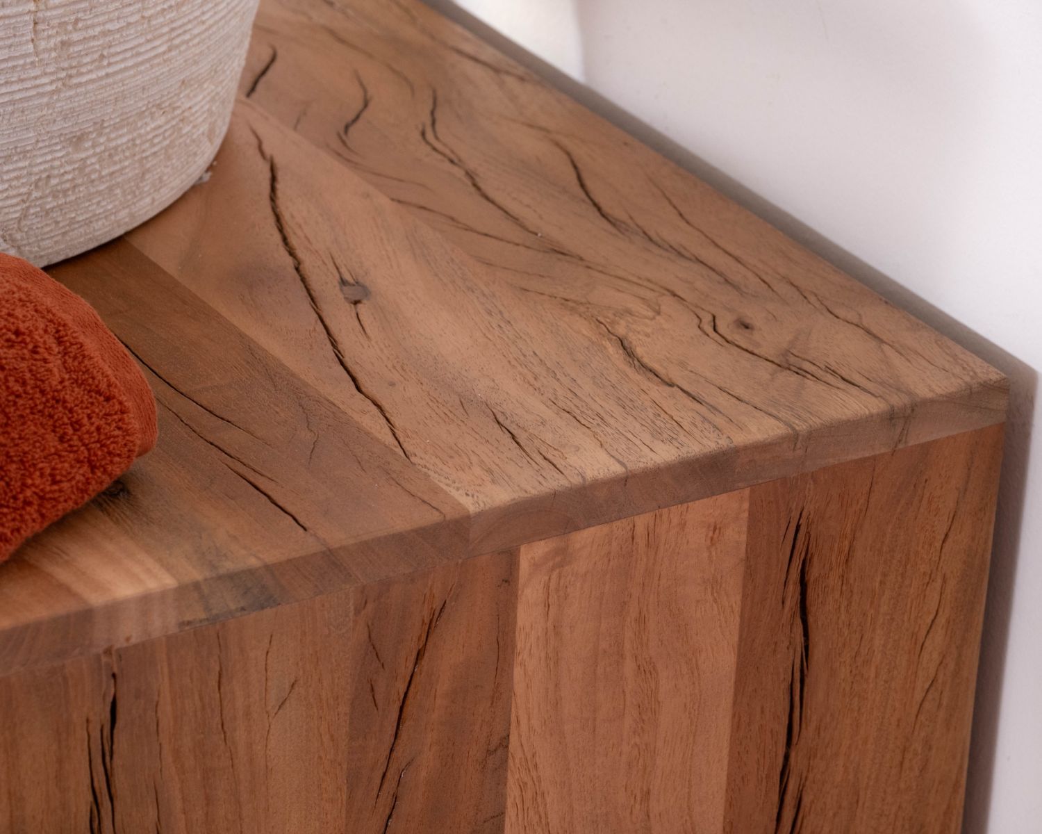 Grande mobile sottolavabo doppio in legno riciclato "Mokal" da 150 cm in stile casa di campagna