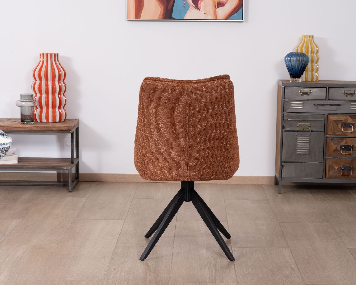 Set di 2 sedie contemporanee "Webber" in tessuto terracotta con base girevole nera