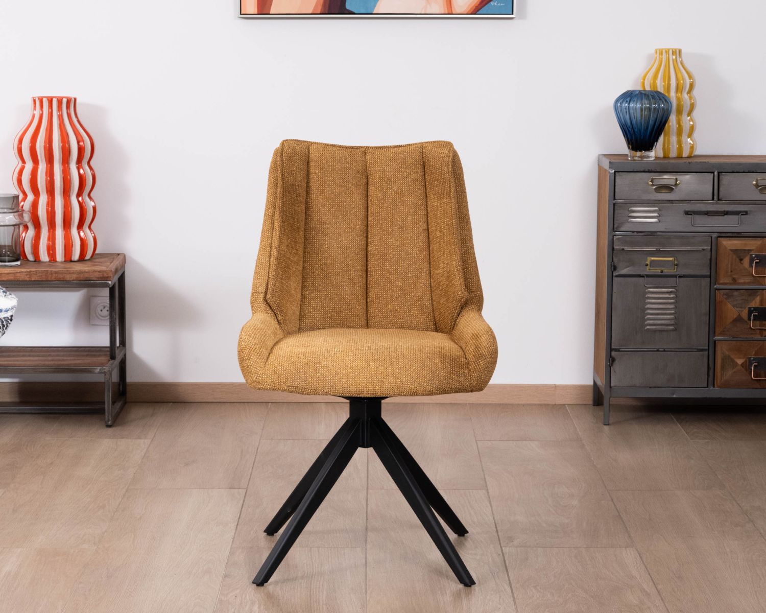 Set di 2 sedie da pranzo girevoli e imbottite in tessuto "Webber" senape