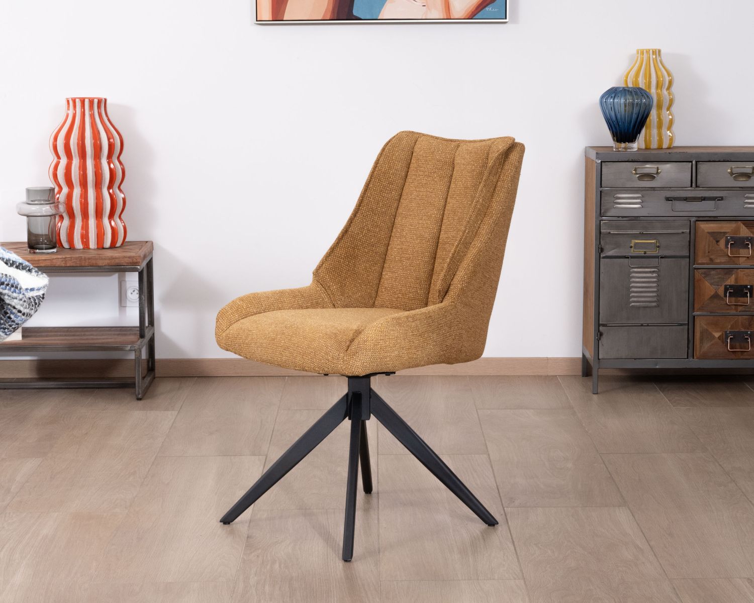 Set di 2 sedie da pranzo girevoli e imbottite in tessuto "Webber" senape