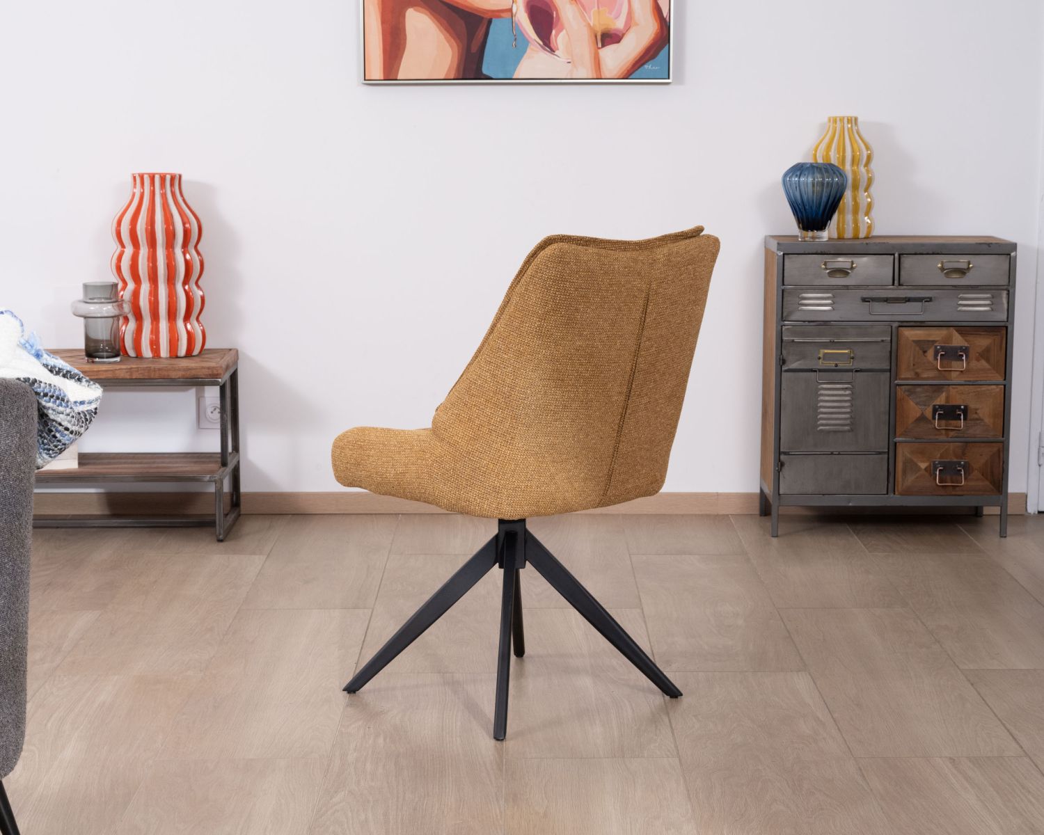 Set di 2 sedie da pranzo girevoli e imbottite in tessuto "Webber" senape