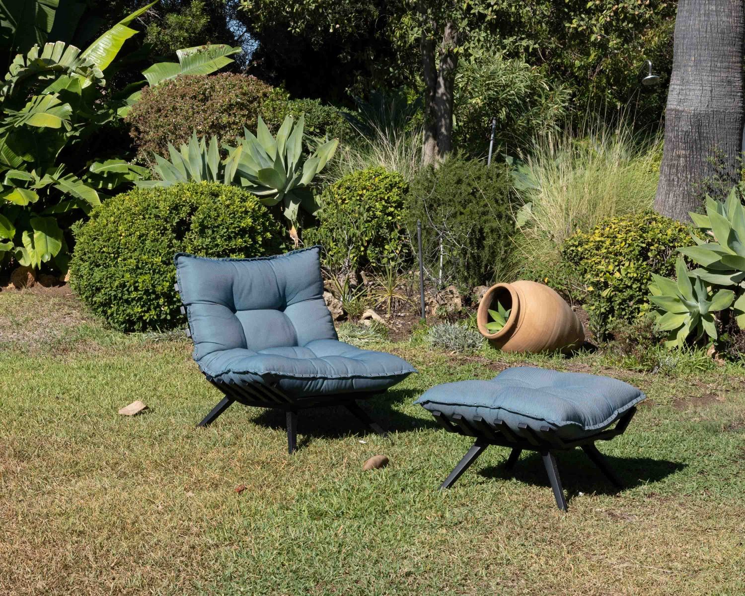 Chaise longue "Lisca" di alta gamma di colore turchese e nero con poggiapiedi modulare