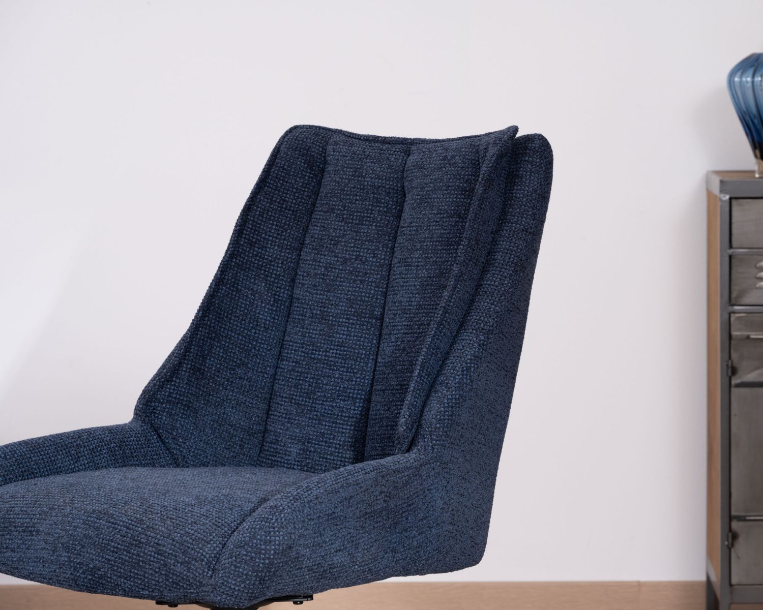 Set di 2 sedie da pranzo "Webber" in tessuto blu notte con seduta di design e base girevole a 4 razze in metallo