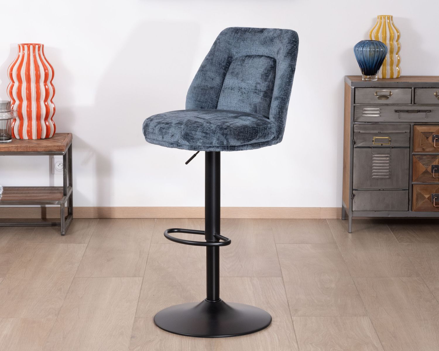 Set di 2 comode sedie da bar girevoli con schienale alto "Zoung" in tessuto blu