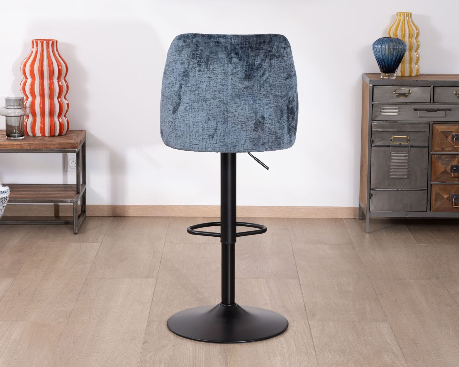 Set di 2 comode sedie da bar girevoli con schienale alto "Zoung" in tessuto blu