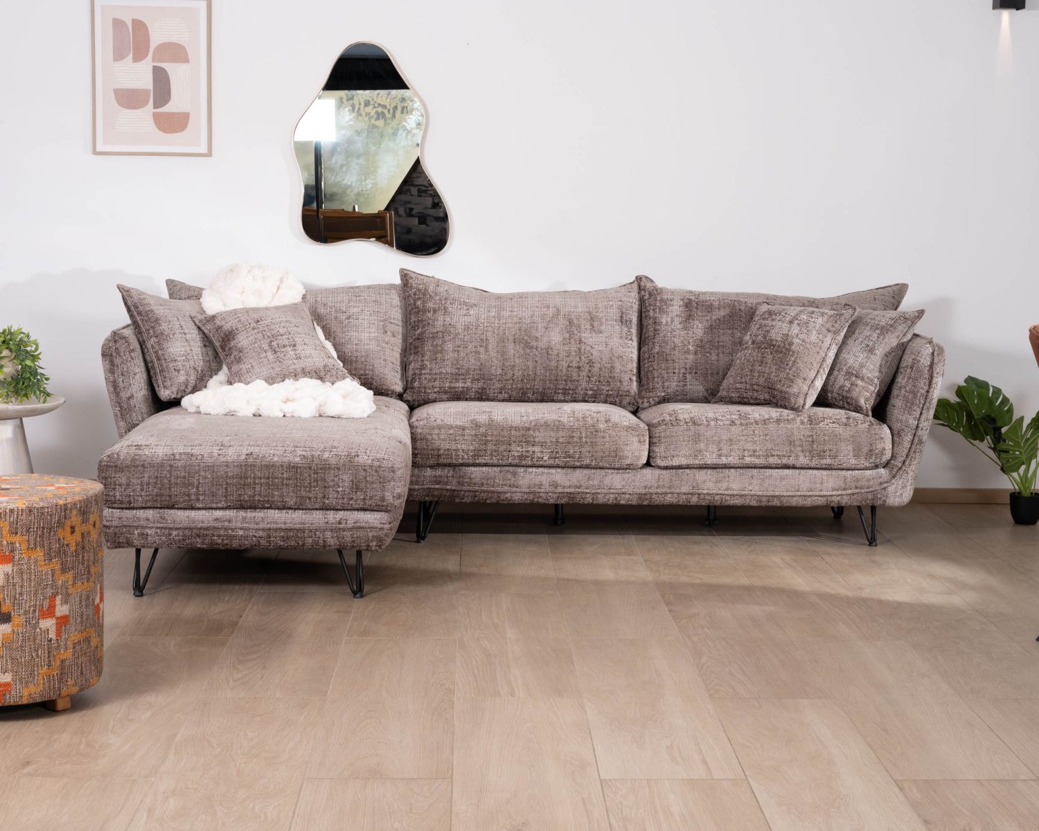 Divano angolare sinistro "Hasting" ultra-confortevole in morbido tessuto di ciniglia grigio cenere