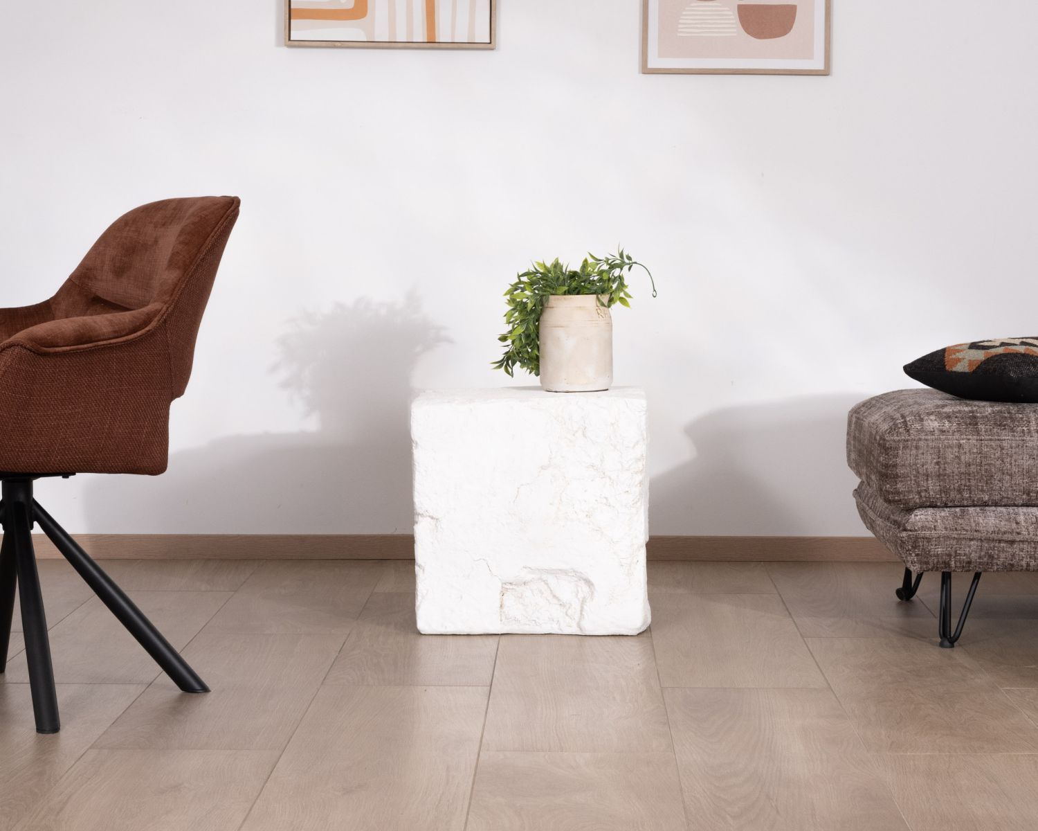 Tavolino cubo design "Ios" in ossido di magnesio