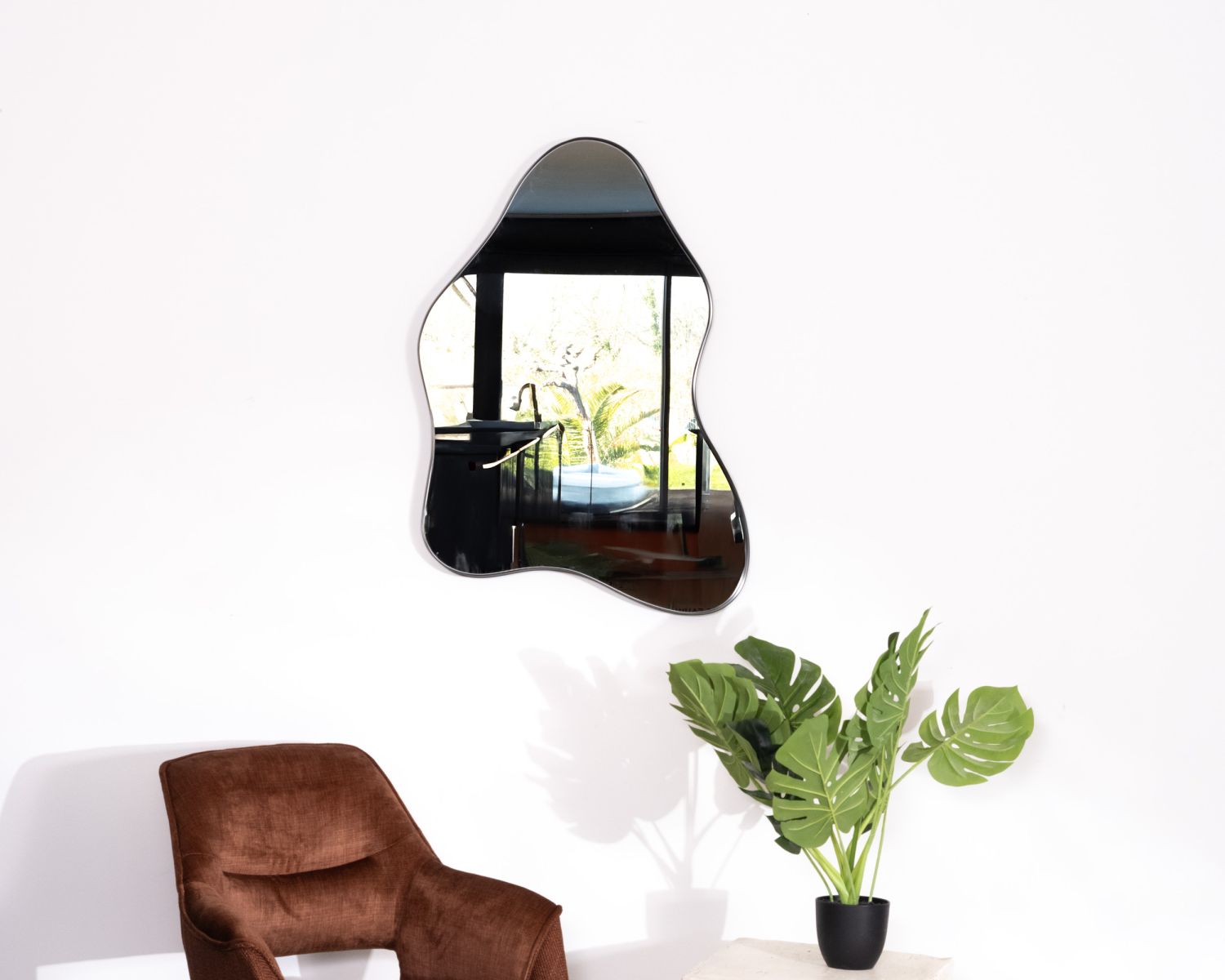 Set di 2 specchi di forma naturale "Patras" con cornice in metallo nero