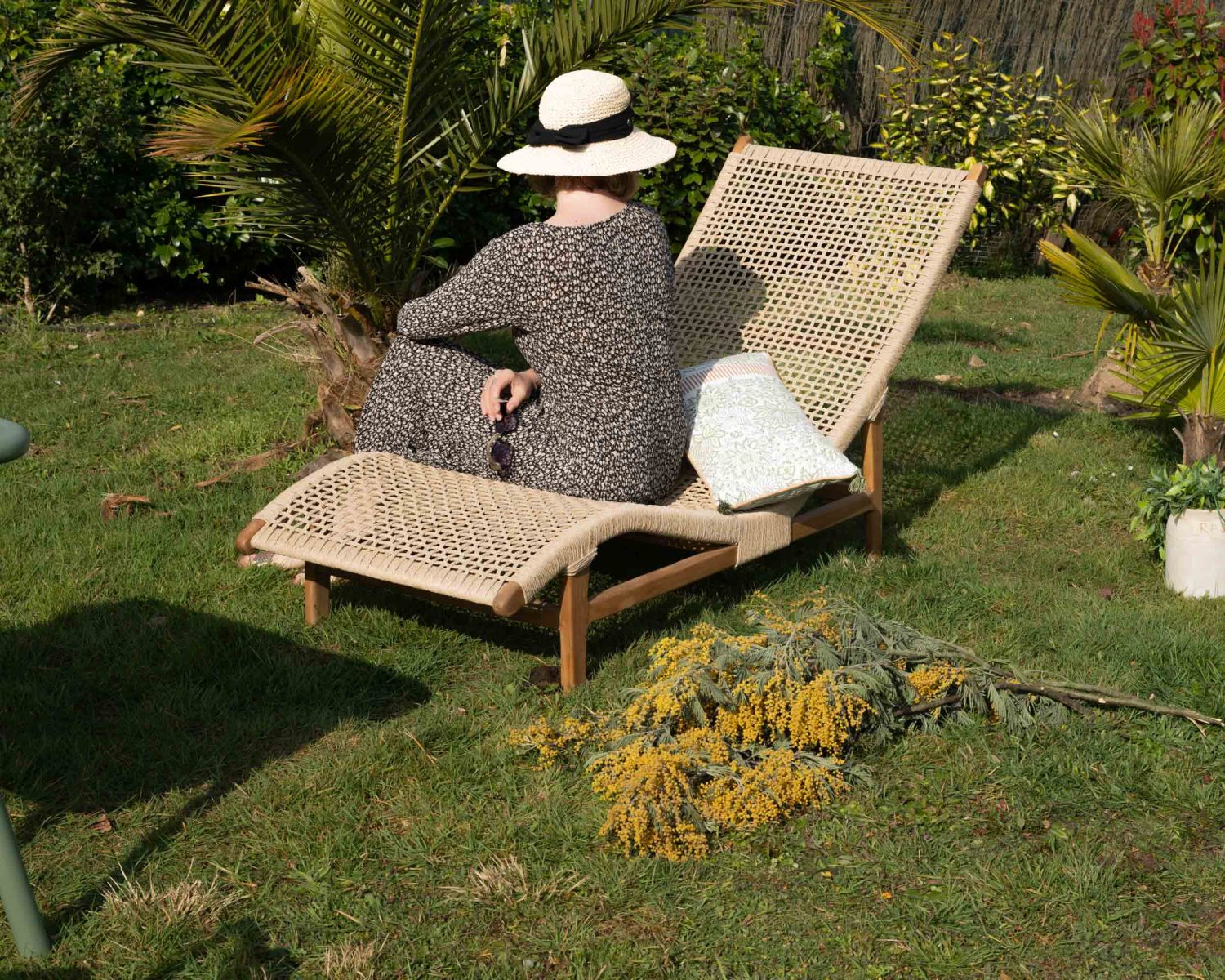 Lettino da sole "Alizé" a 1 posto in teak con seduta intrecciata