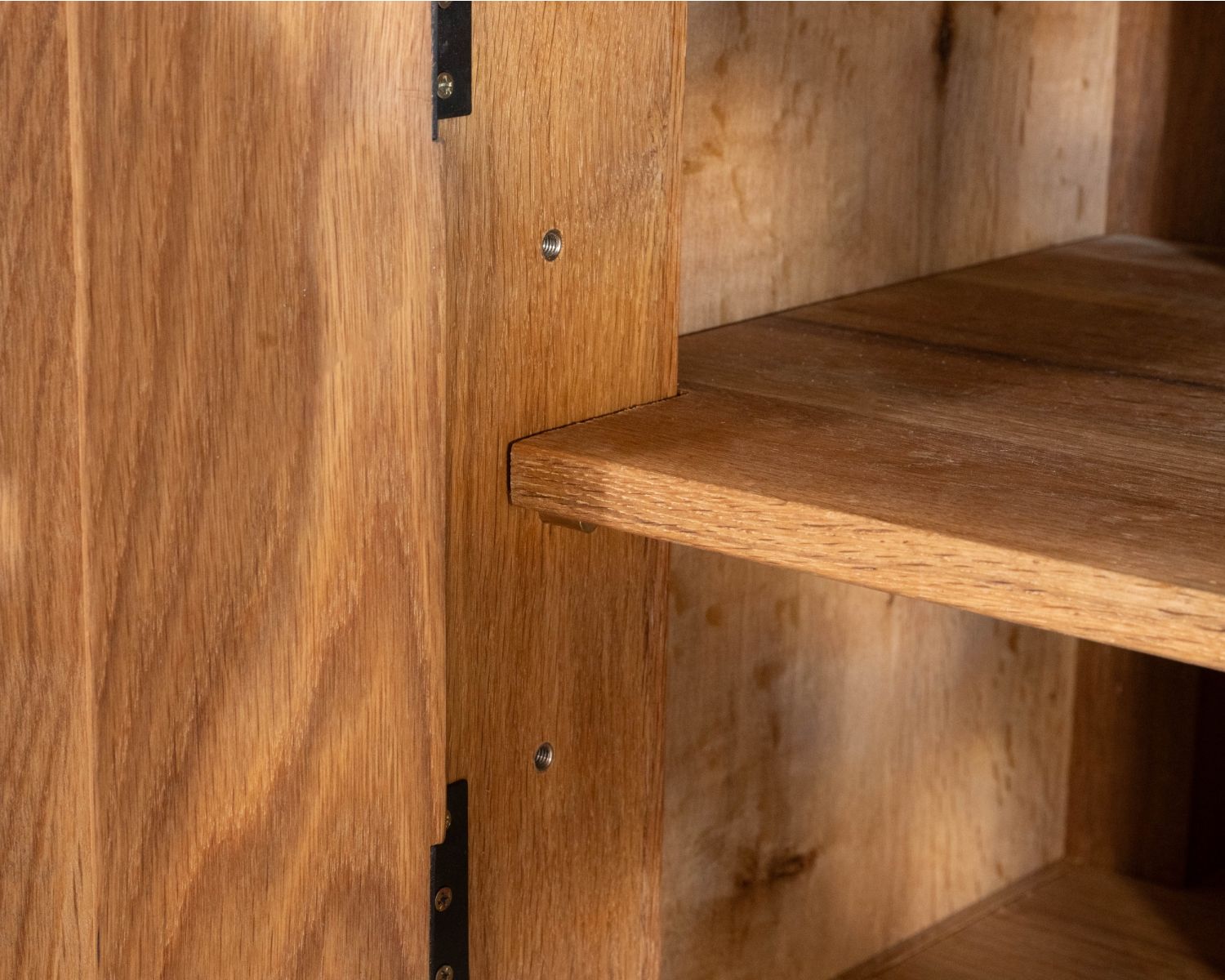 Credenza a 3 ante e 3 cassetti in rovere massiccio oliato "Lodge Casita