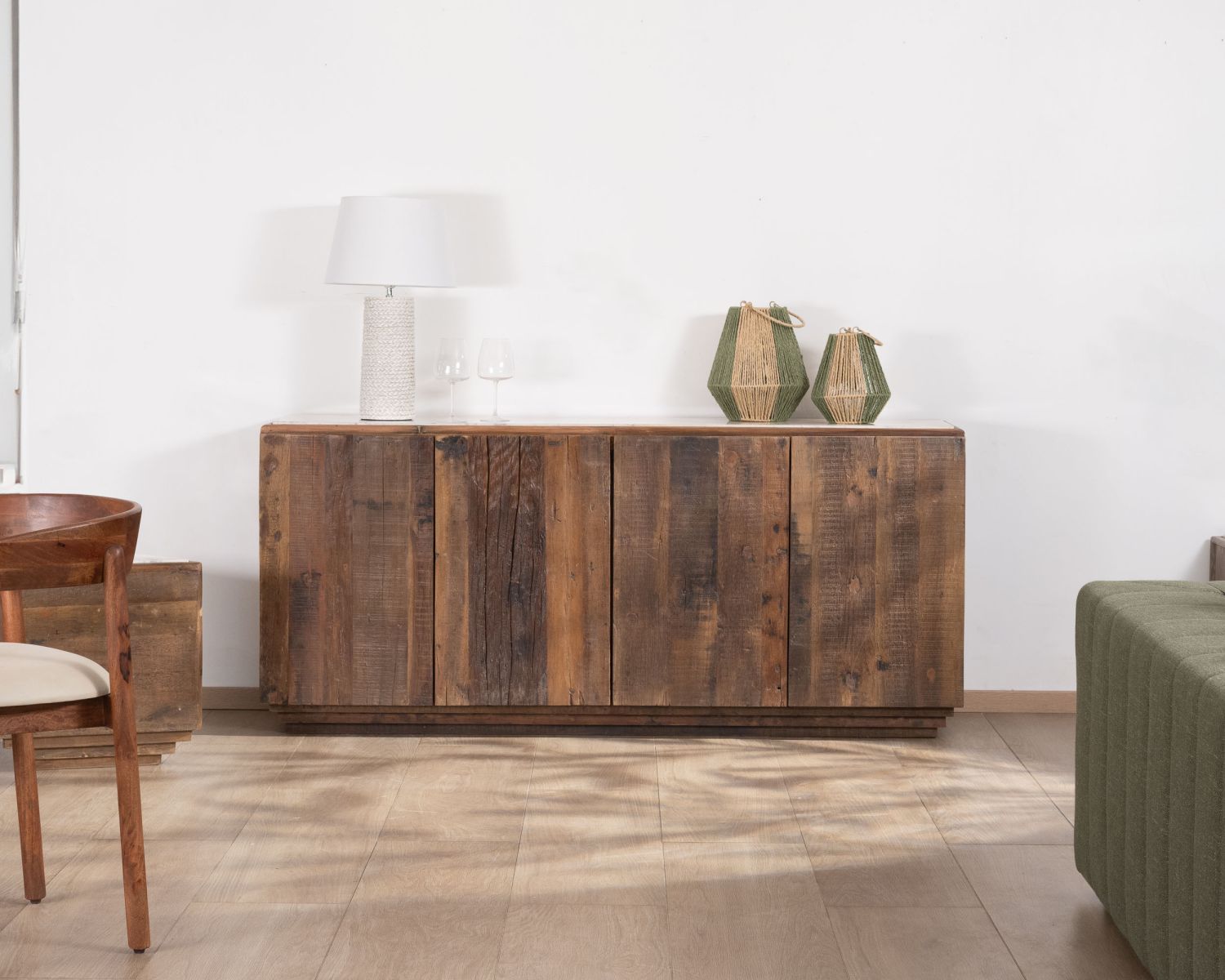 Credenza a 4 ante "Mood" in legno di recupero con piano in marmo bianco