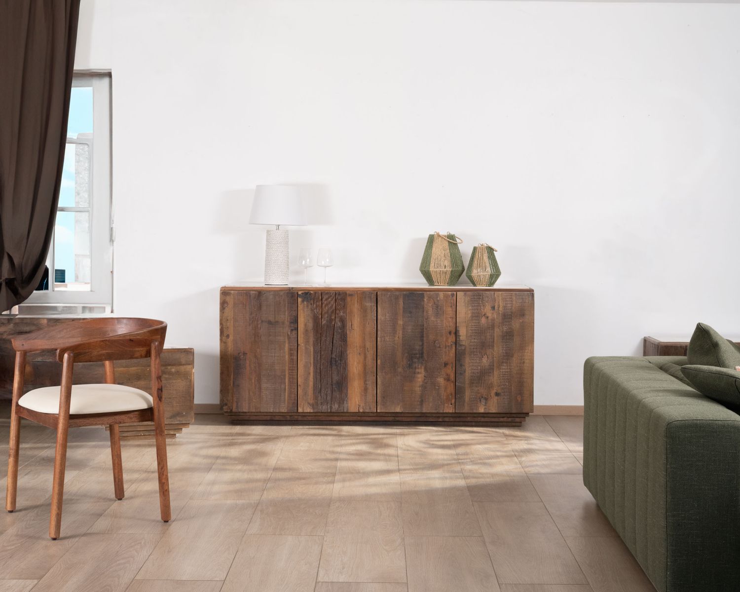 Credenza a 4 ante "Mood" in legno di recupero con piano in marmo bianco