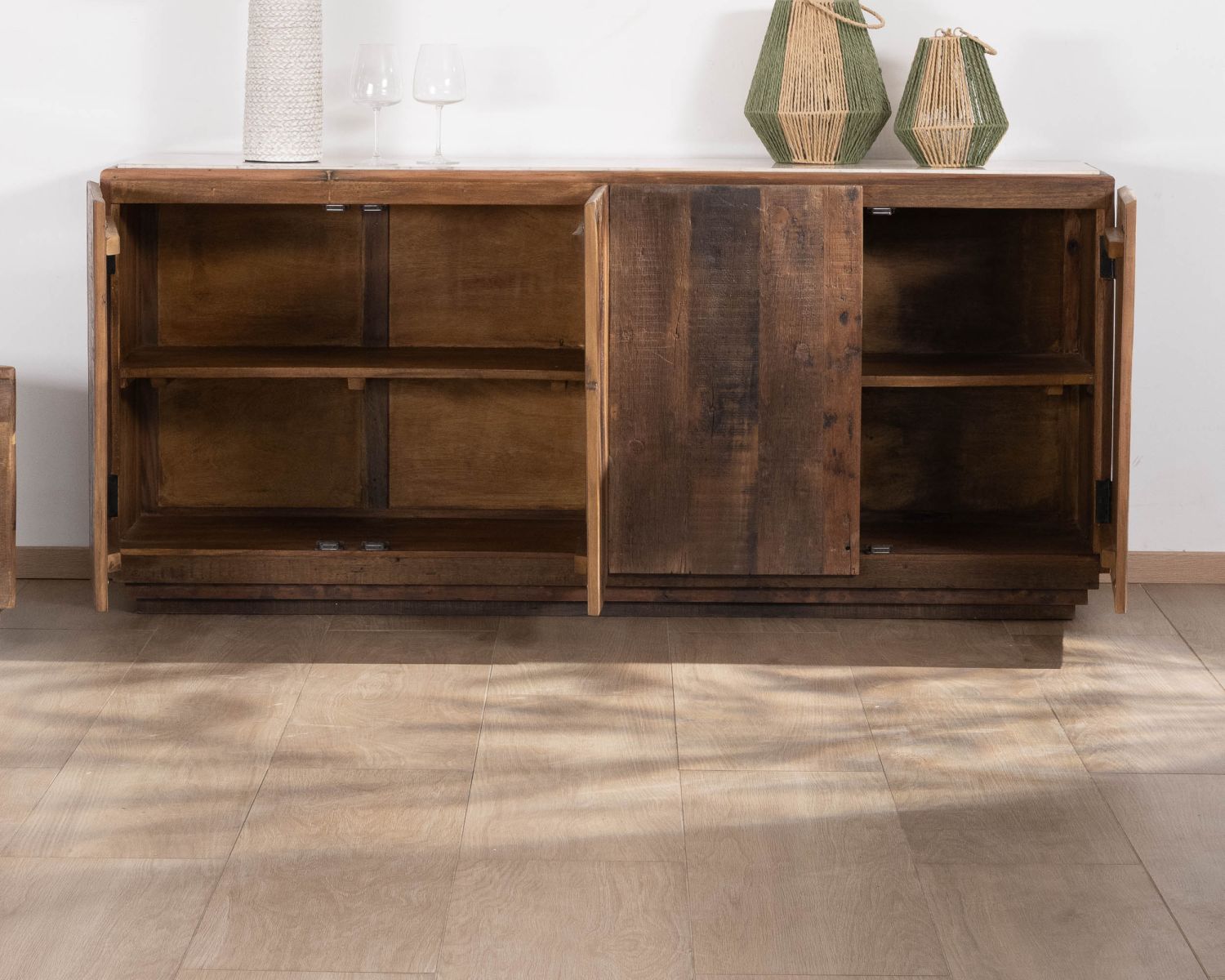 Credenza a 4 ante "Mood" in legno di recupero con piano in marmo bianco